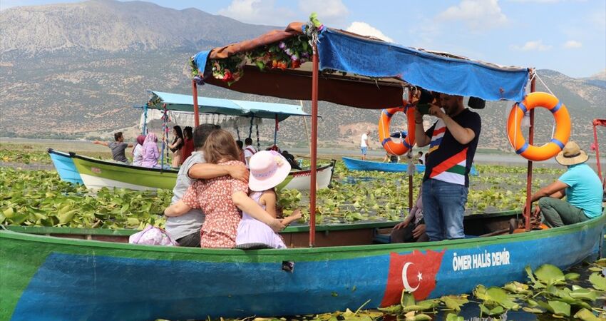 Aydın Çıkışlı Nilüfer Çiçekli Işıklı Göl Pamukkale Turu