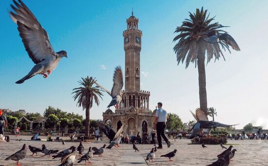 Aydın Çıkışlı İzmir Konak Kemeraltı Karşıyaka Turu